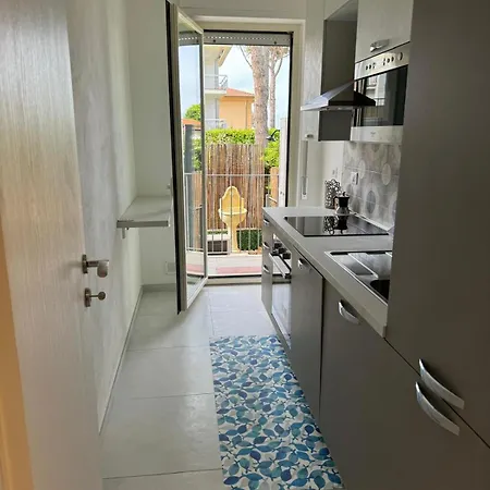 Apartment Bilocale Completamente Rinnovato A 100 Metri Dal Mare Con Giardino
