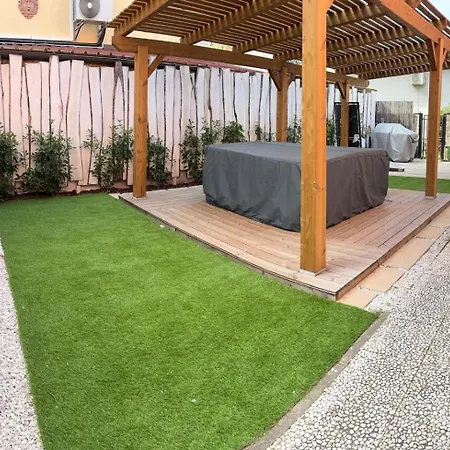 Bilocale Completamente Rinnovato A 100 Metri Dal Mare Con Giardino Apartment