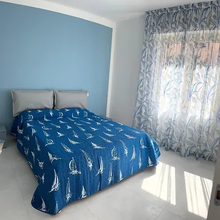 Apartment Bilocale Completamente Rinnovato A 100 Metri Dal Mare Con Giardino