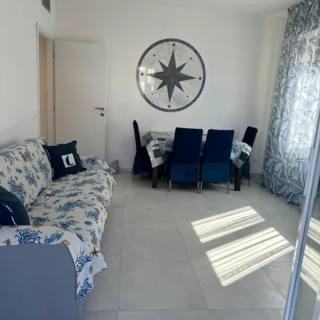 Apartment Bilocale Completamente Rinnovato A 100 Metri Dal Mare Con Giardino *